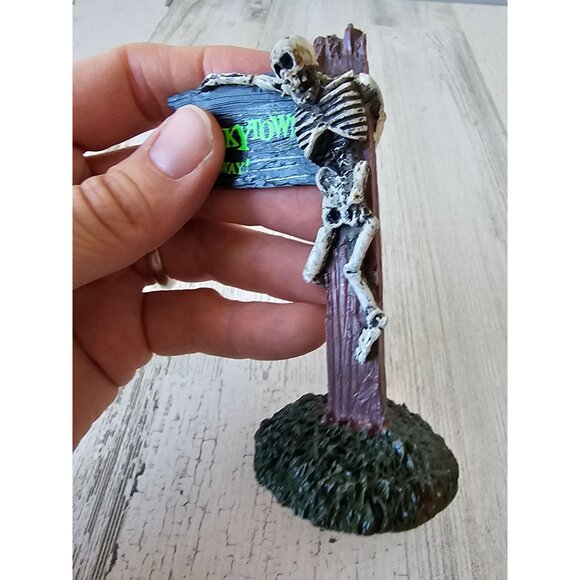 Lemax spookytown sign skeleton Halloween decor accessory - Picture 2 of 7